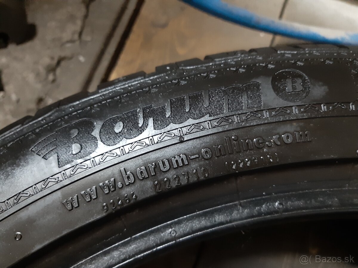 255/40r19 - 3