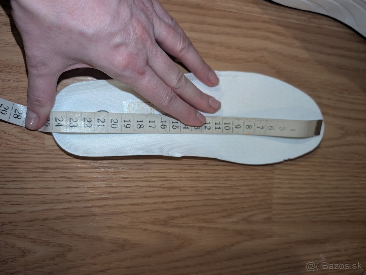 Tenisky meniace sa na korčule - 3