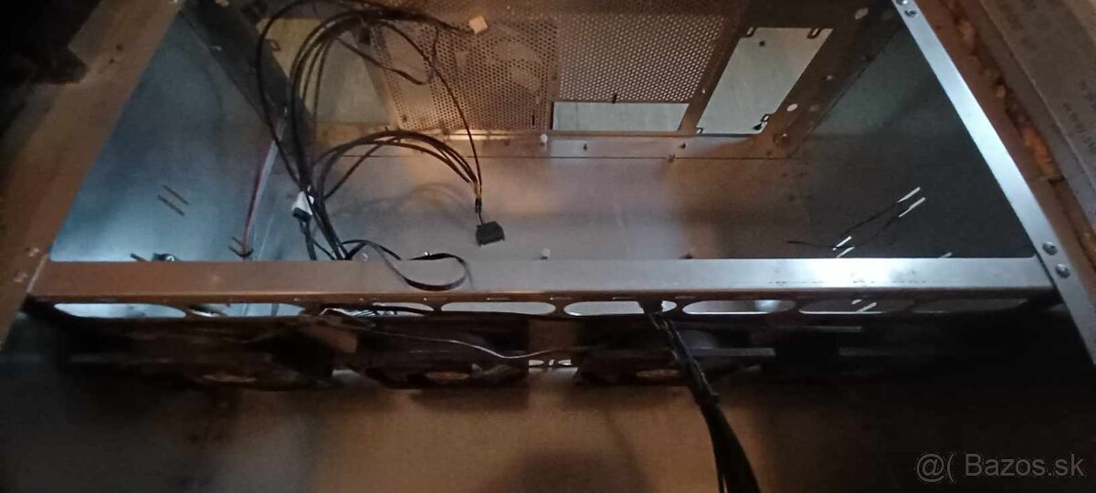 Mining rig konstrukcie - 3