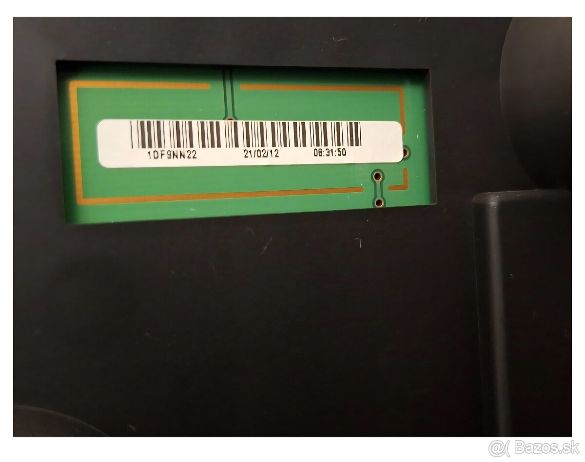 Prístrojový panel (budíky) Peugeot 308 (2012) - 3