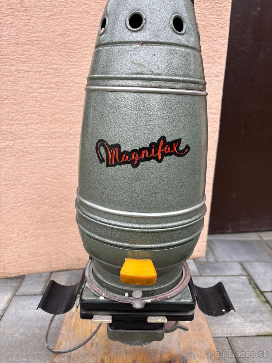 HISTORICKÝ FOTOGRAFICKÝ ZVÄČŠOVÁK MAGNIFAX - 3