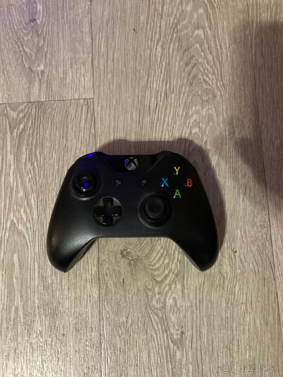 Predám Xbox One 500 GB - 3