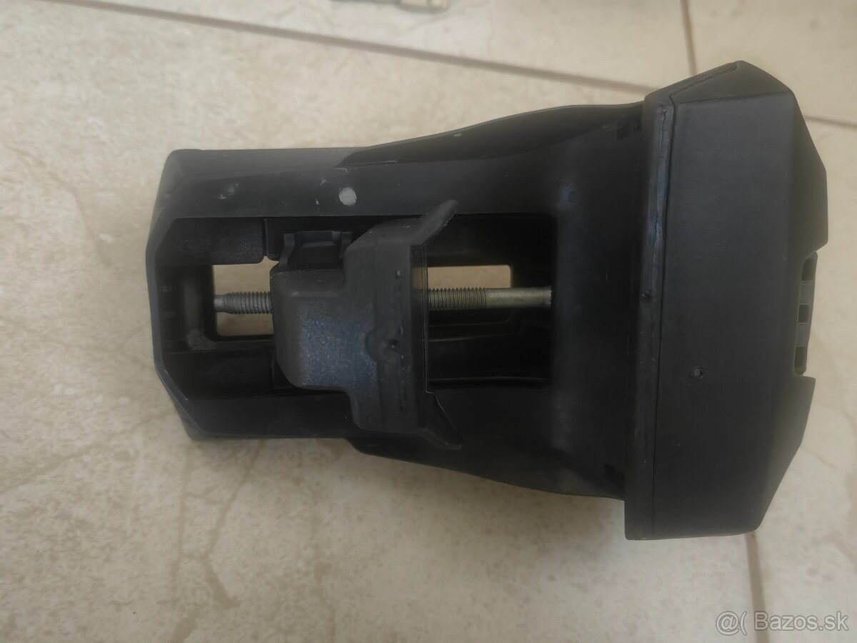 Predám drziaky na tyce Thule wings bar - 3