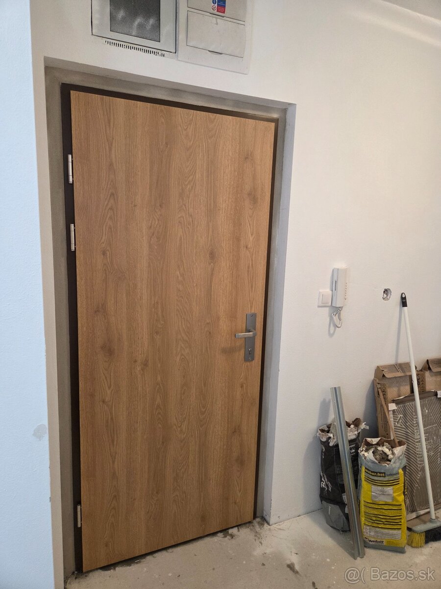 Výmena vchodových dverí do bytu - 3