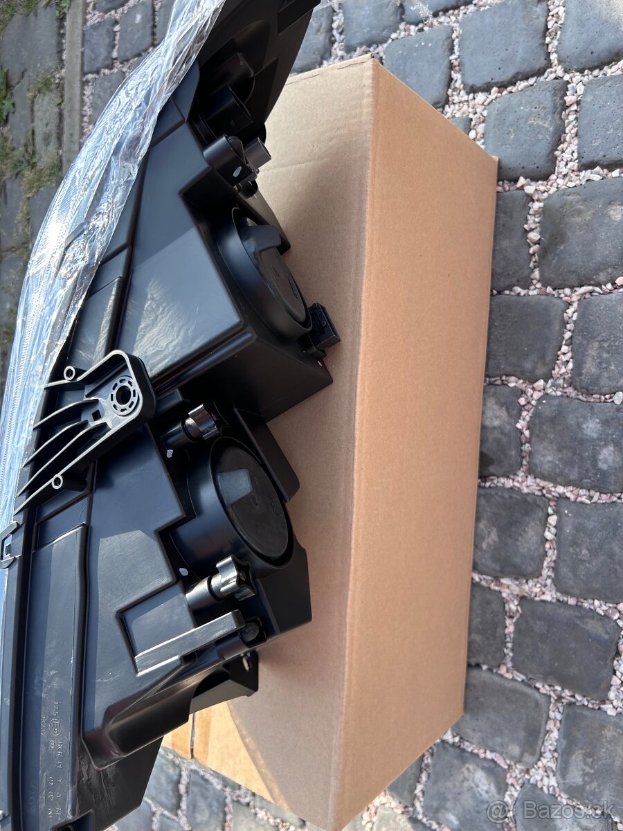 Lada niva travel prevý světlomet - 3