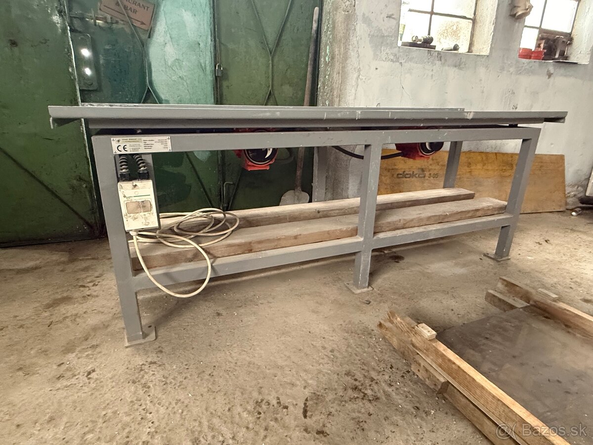 Predám vibracny stôl a formy na betónové ploty. - 3
