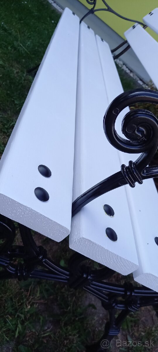 Biela záhradná lavička - 3