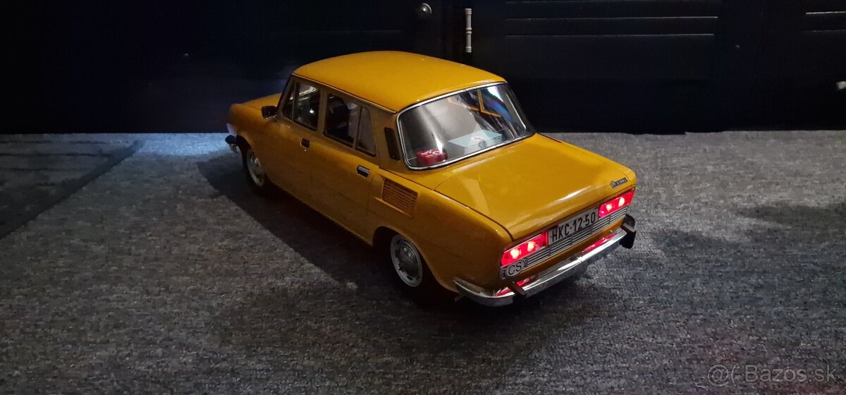 Predám Škoda 100 1:8 DeAgostini - 3