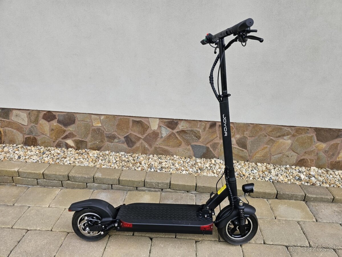 Elektrická kolobežka JOYOR Y10 - 3