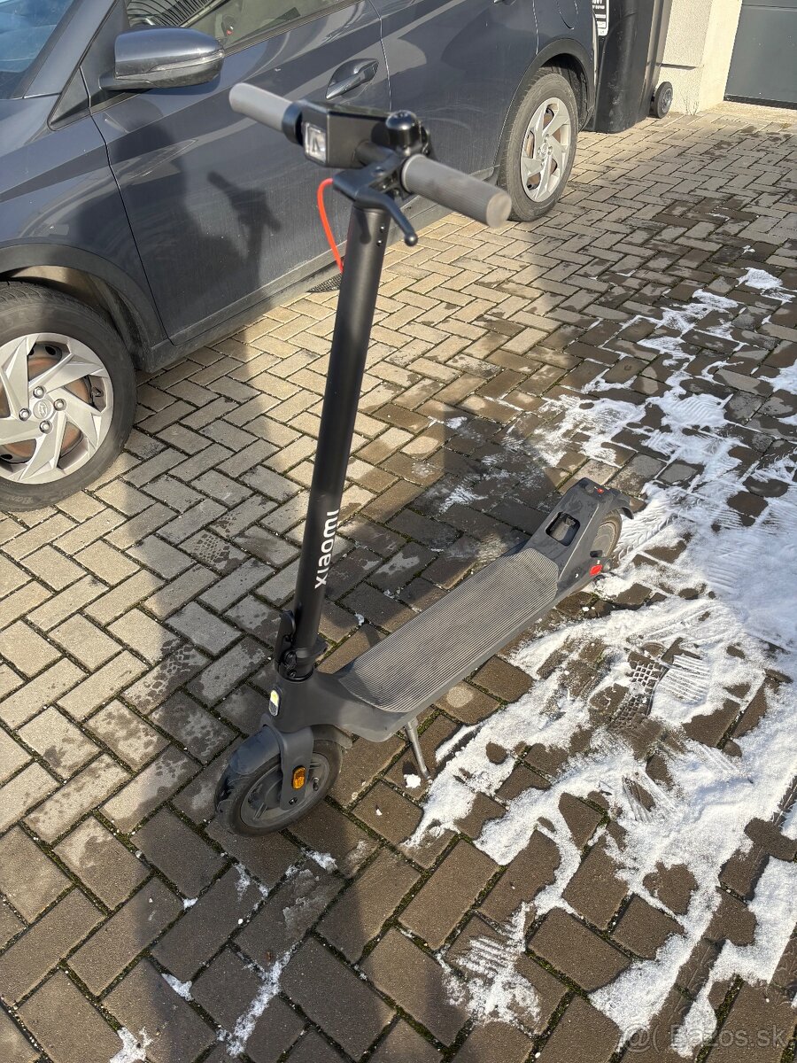 Elektrická koloběžka Xiaomi 4 Lite 2nd Gen - 3