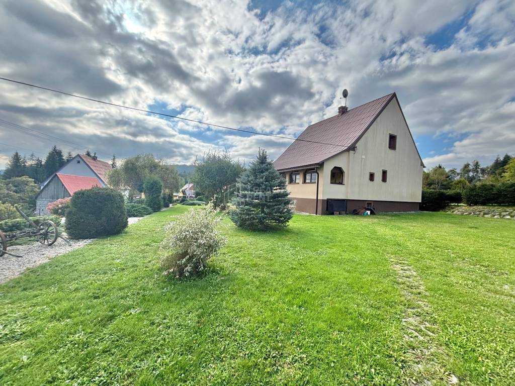 Výnimočný rodinný dom s okrasnou záhradou v lone Klokočovske - 3