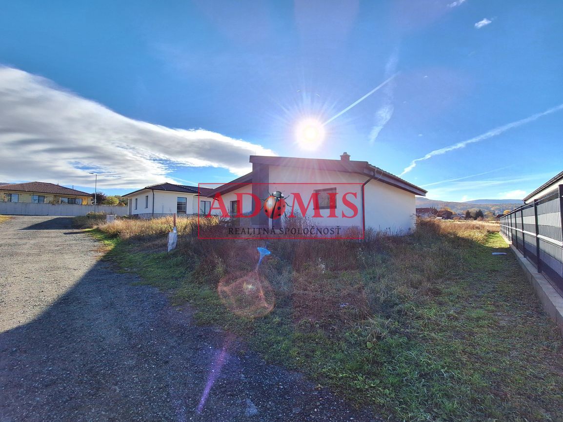 ADOMIS - predám bezbariérový bungalov Ruskov, 650m2, 3x kúpe - 3