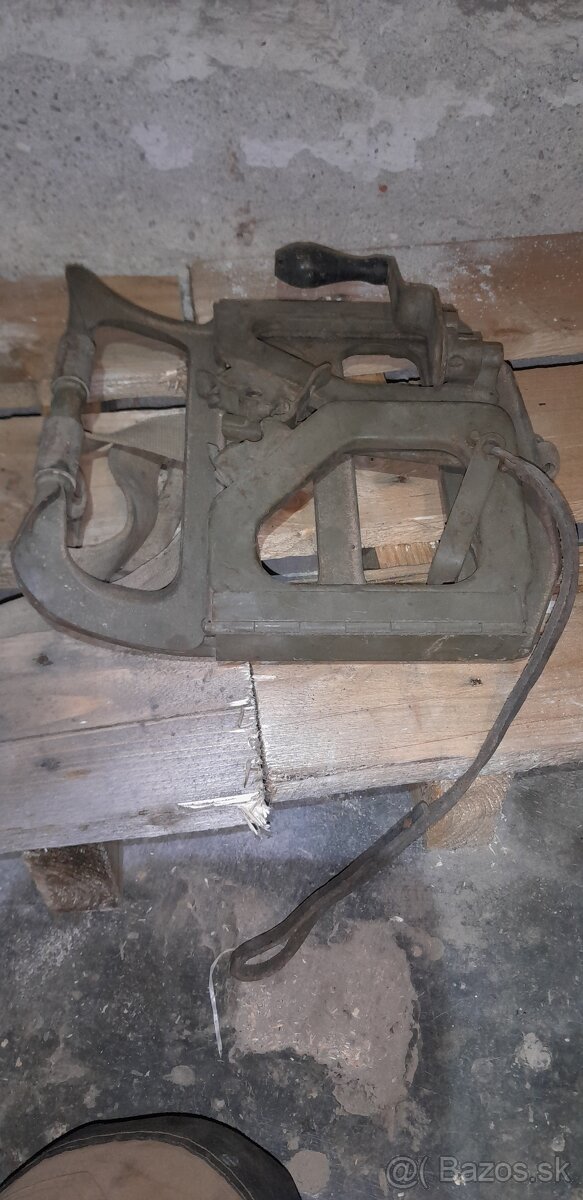 Skladací navíjač vojenských spojárskych cievok - 3