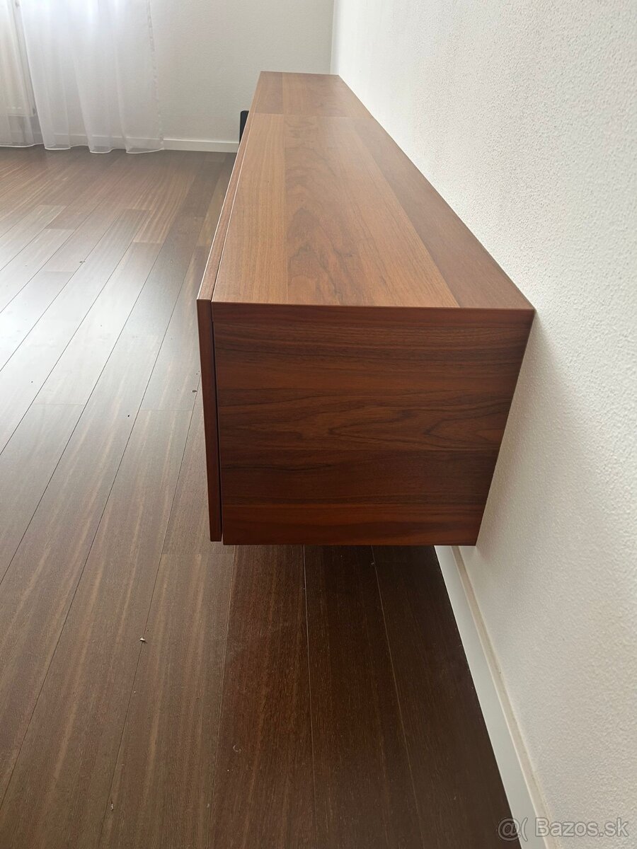 Predám jedálenský stôl, konferenčný stolík a 2 skrinky. - 3