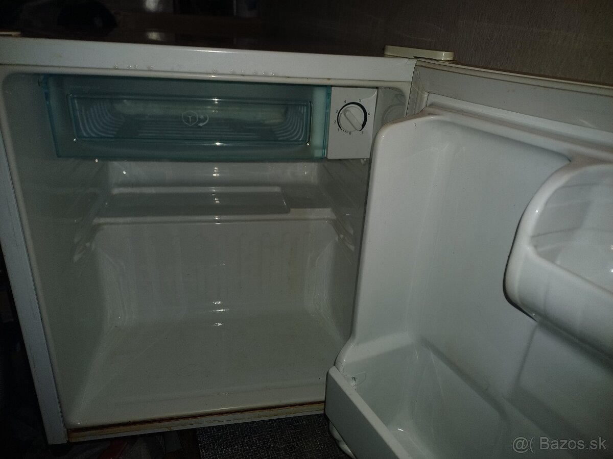 Predám chladničku s mrazničkou - 3