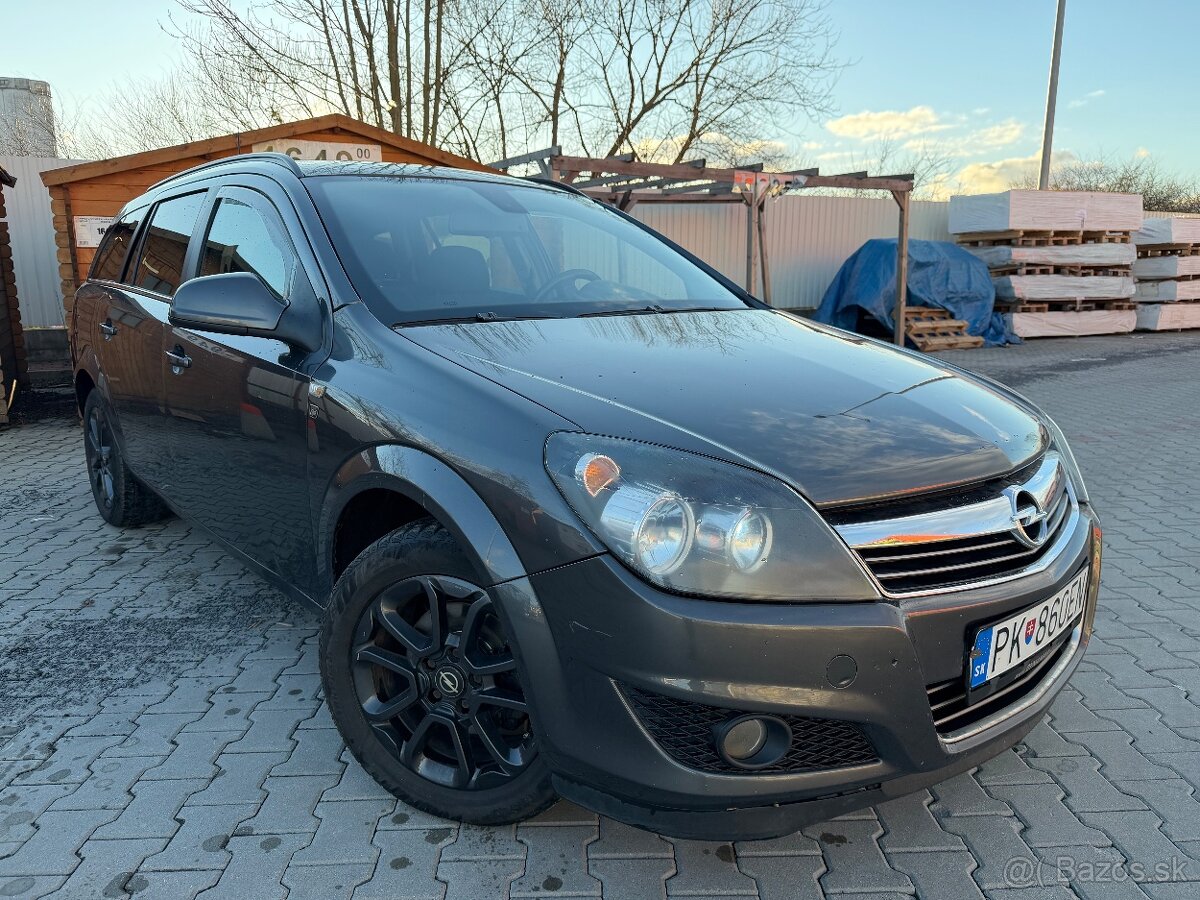 Opel Astra kombi 1.7cdti model 2011 - 3