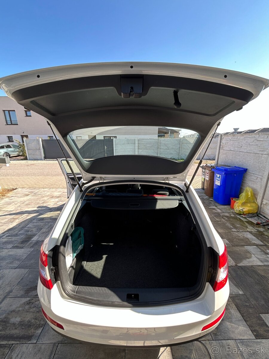 Škoda Octavia Combi-biela - 3