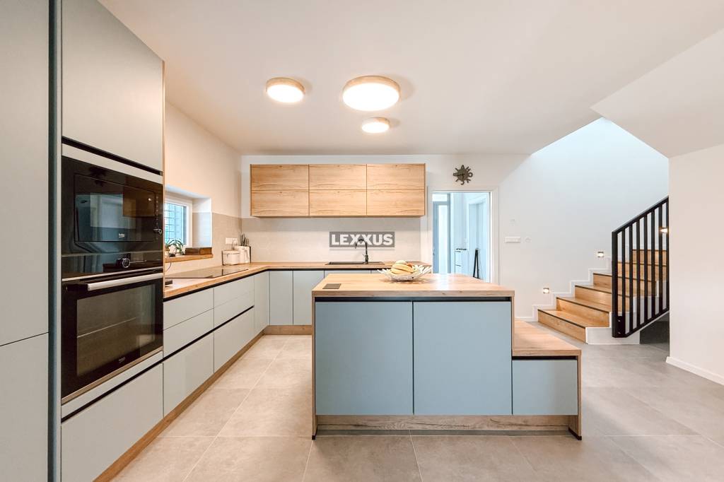 | Moderná novostavba Rodinného domu s krásnym pozemkom v Zál - 3