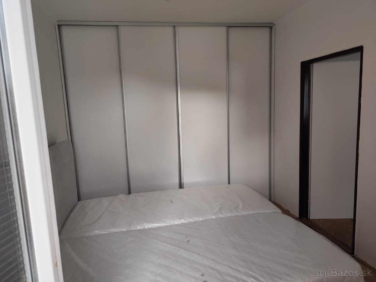 Krásny prerobený 2 izbový byt na prenájom - CENTRUM - 3