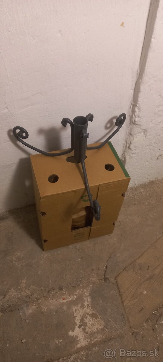 Stojan na vianočný stromček. - 3