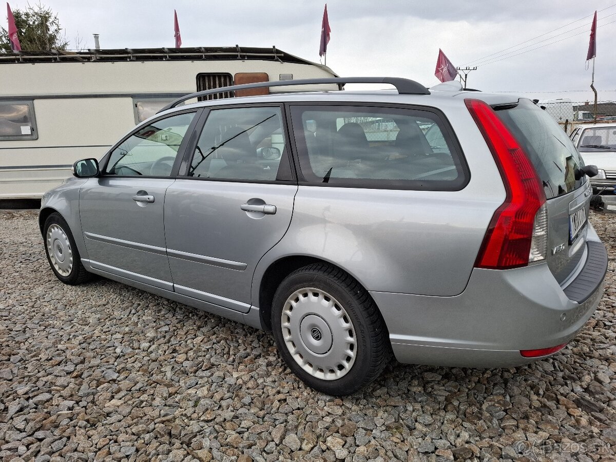 Volvo V50 1.8i kombi, integrované dětské sedačky - 3
