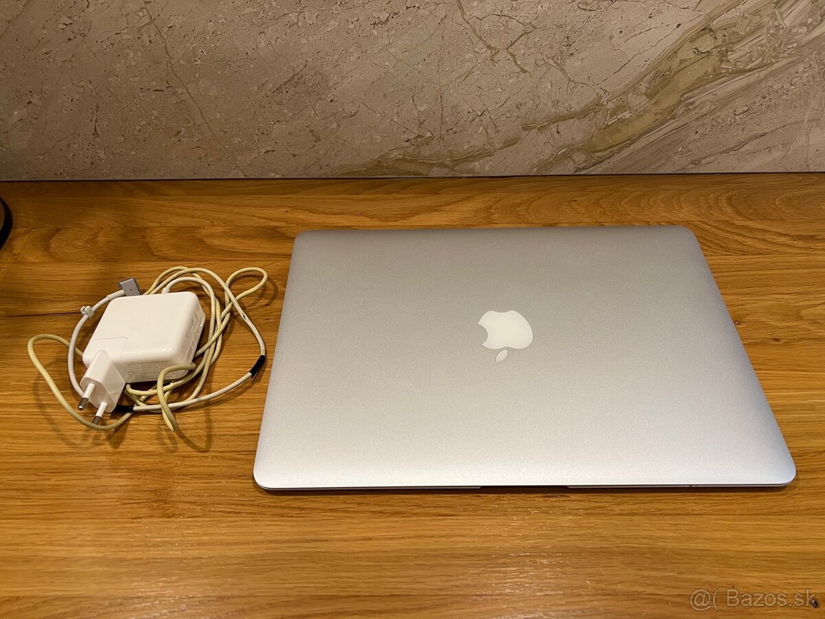 Apple MacBook Air 13" i5 (2015) - 3
