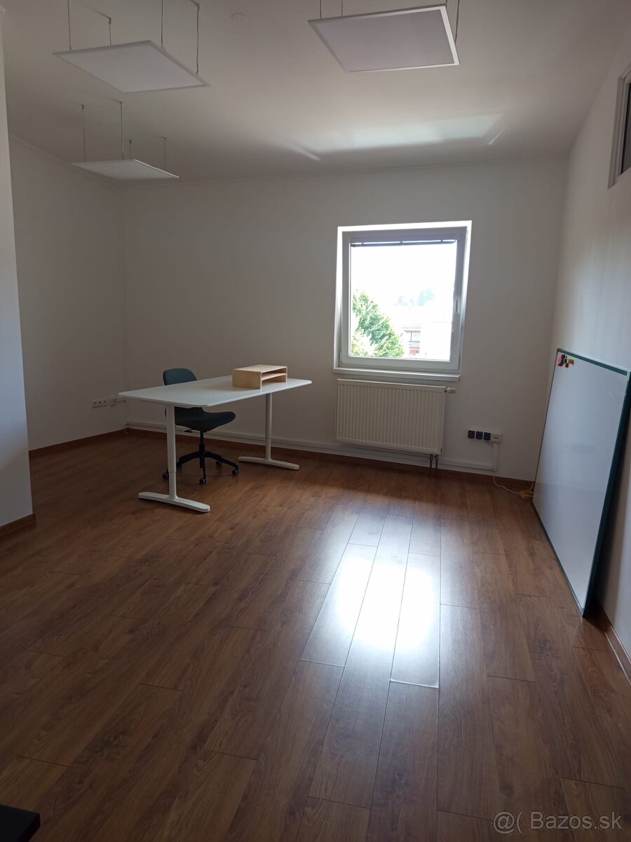 Kancel. a administr. priestory II - 3