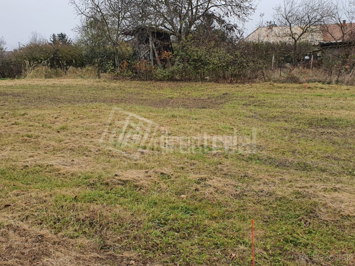 Predaj - pre rodinné domy - Rovinatý pozemok pre výsta… - 3