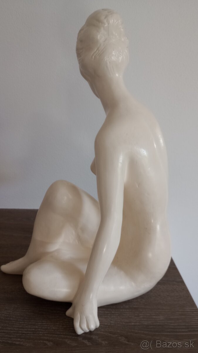 Socha ženy od sochára Kokrdu - 3