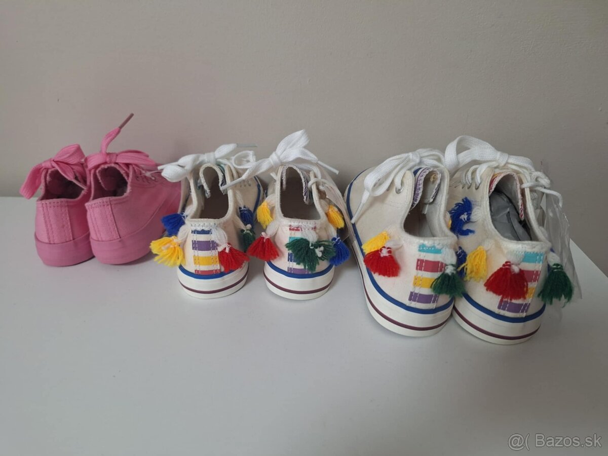 dievčenské tenisky vel. 21, 26, 31 - 3