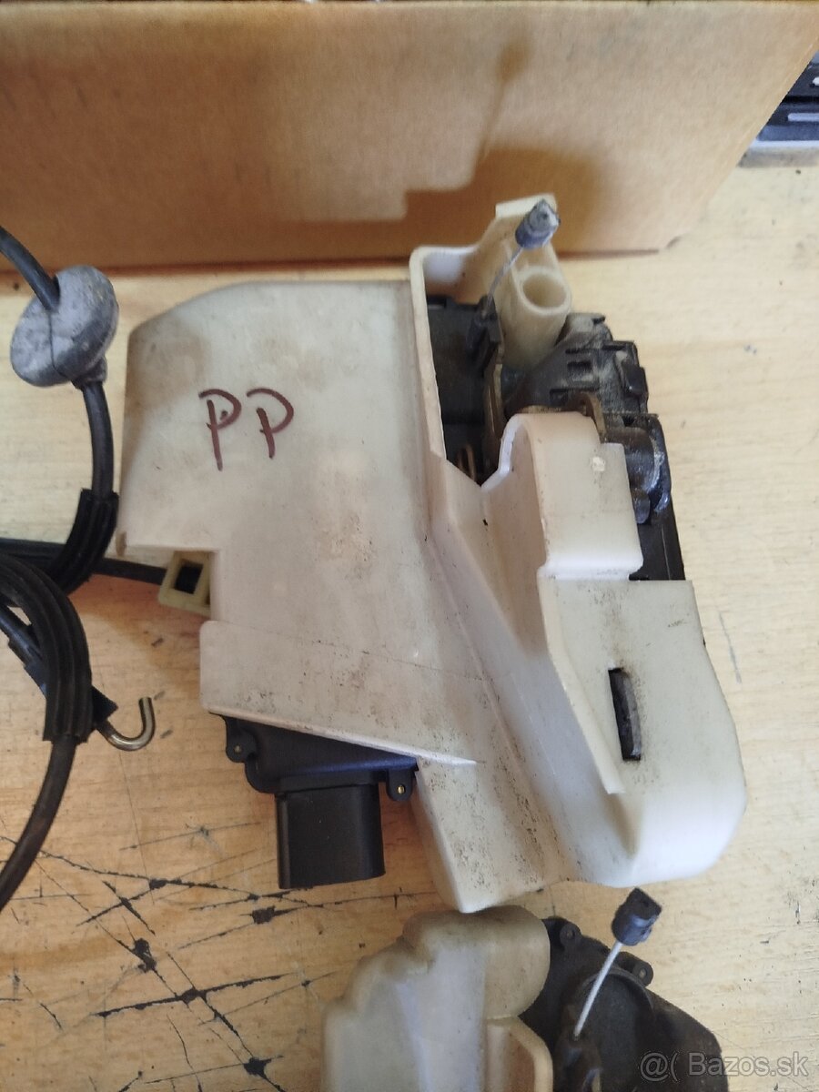 Zámky Passat B5.5 - 3