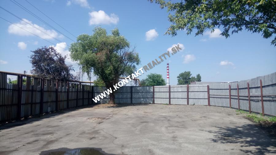 Oplotená spevnená plocha 704m2, Nad jazerom - 3