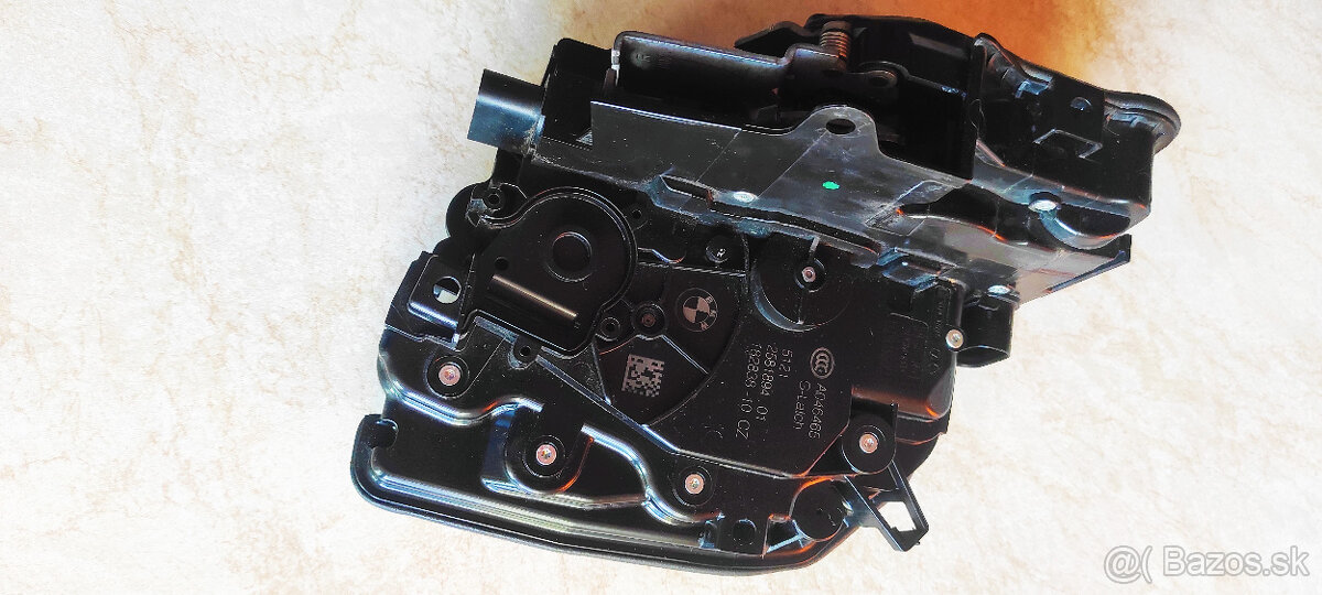 zámok pravých predných dverí na BMW - 3