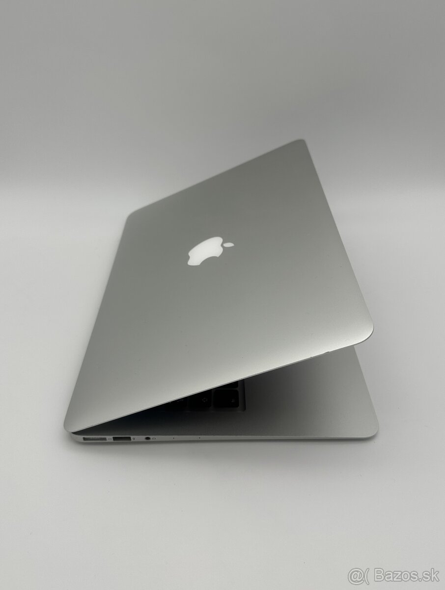 MacBook Air 13" 2017 8/256GB Silver + ZÁRUKA (A) - 3