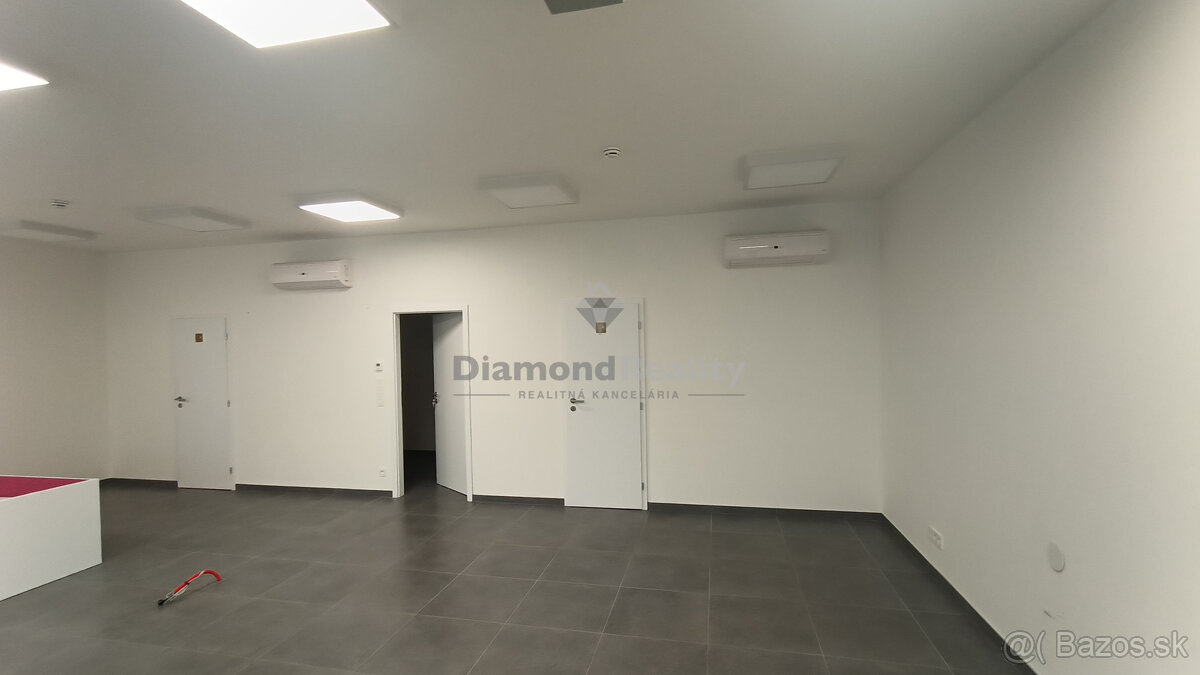 Na prenájom obchodné priestory v budove Orbis Nitra - 3