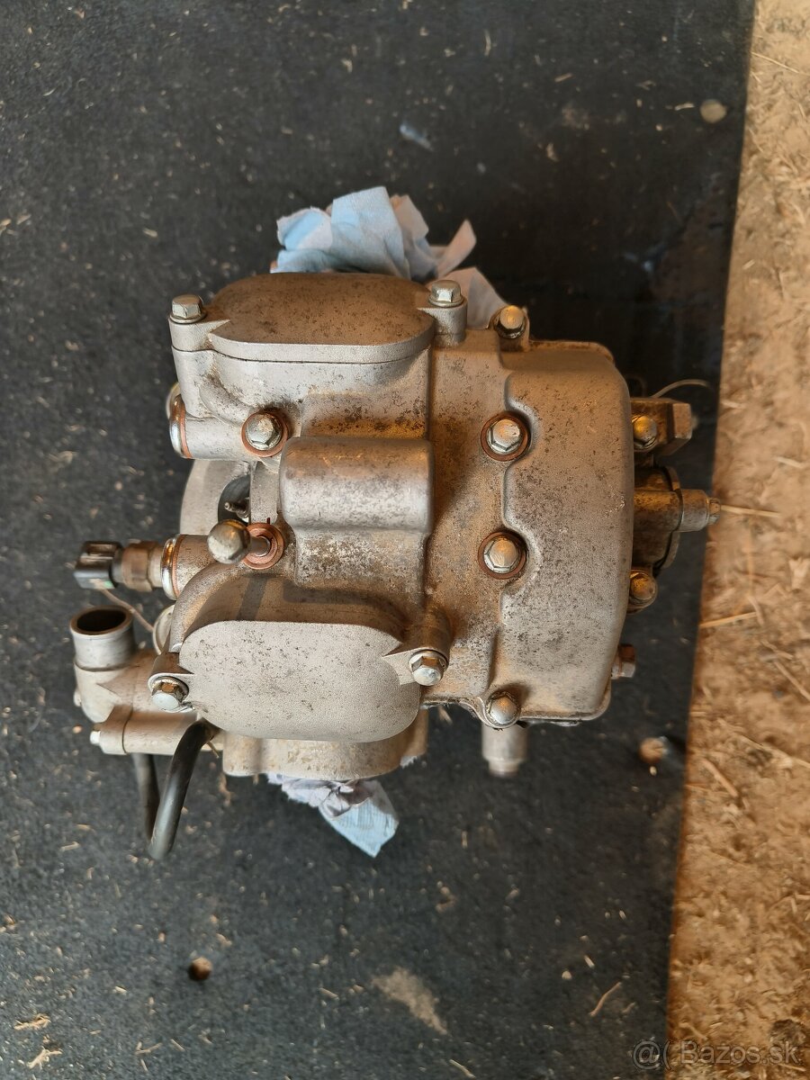 hlava a valec linhai 500 - 3