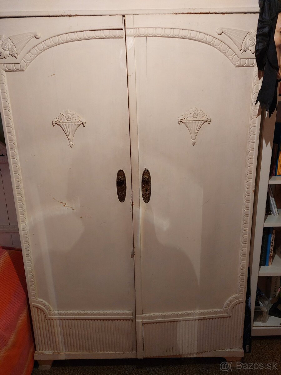 Predám starožitný spálňový nábytok - 3