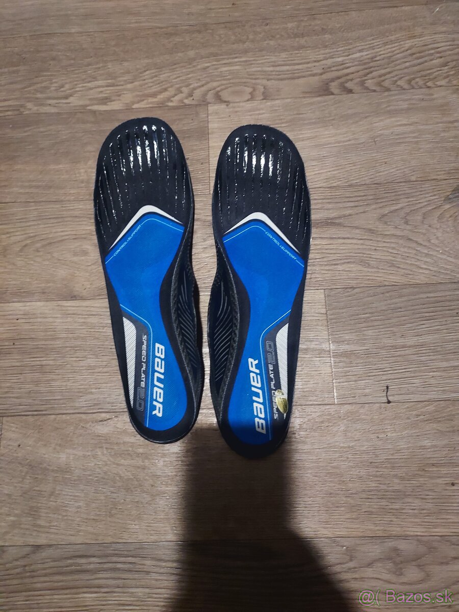 Hokejove, rukavice, holene - 3