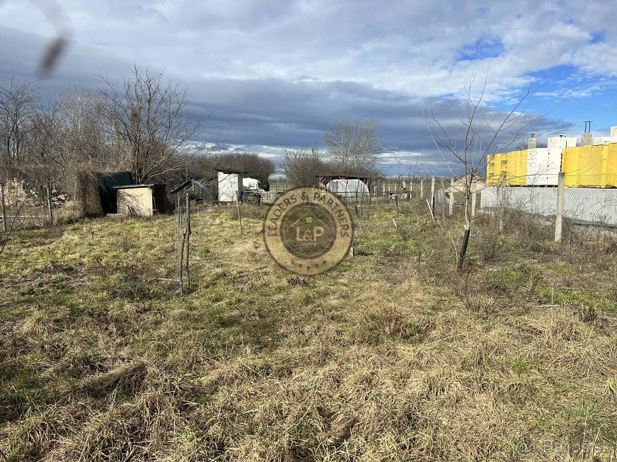 PREDAJ stavebný pozemok Bezenye - 3