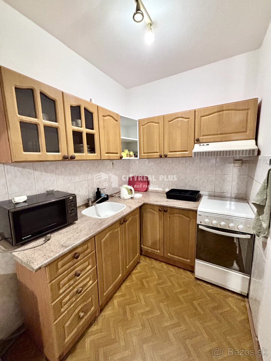 Ponúkame Vám na prenájom čiastočne zariadený, 2 izbový byt v - 3