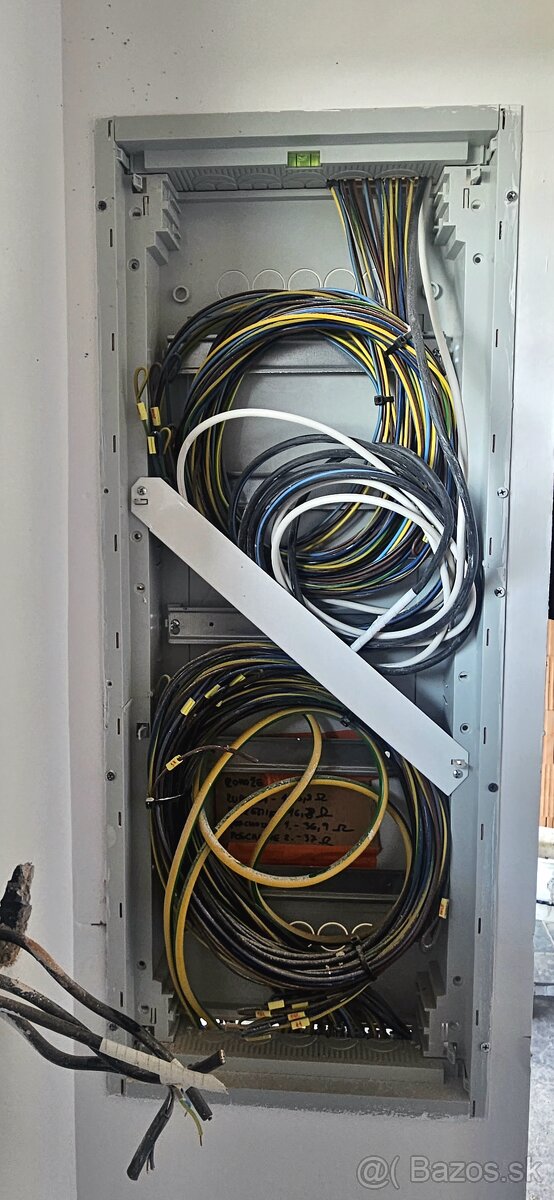 Elektroinštalačné práce, Elektrikár - 3