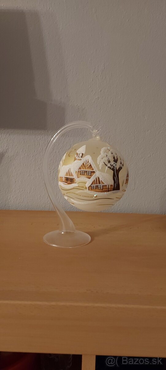 Guľa na stojane zlatá - 3