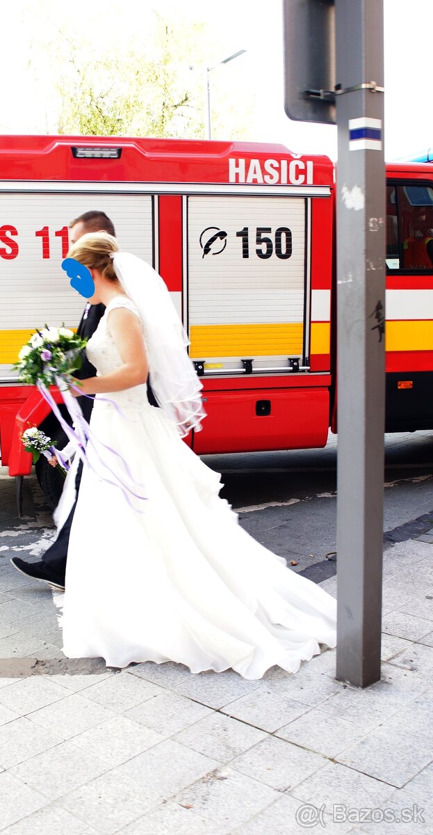 Svadobné šaty + závoj - 3