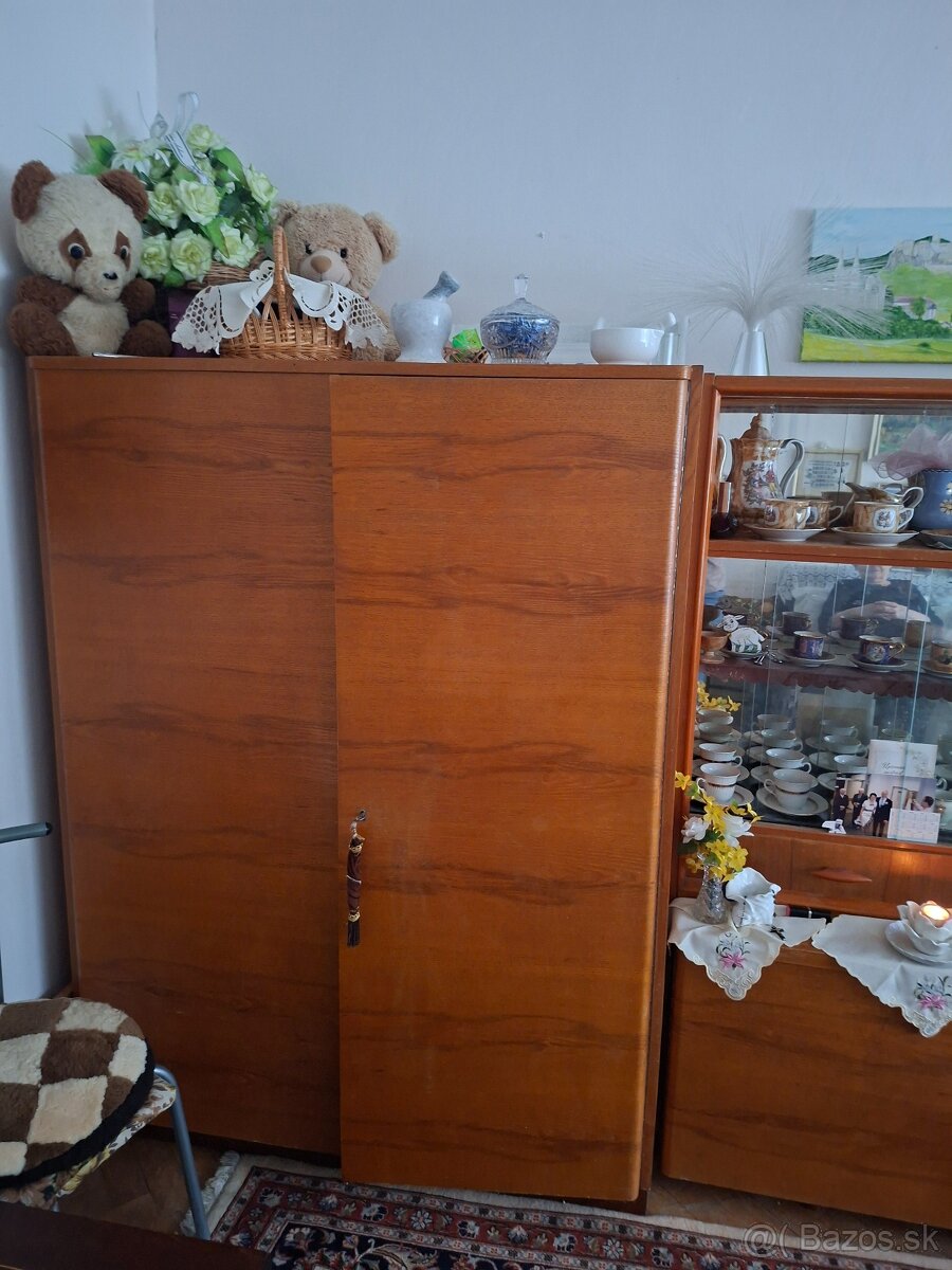 Retro drevený nábytok - 3