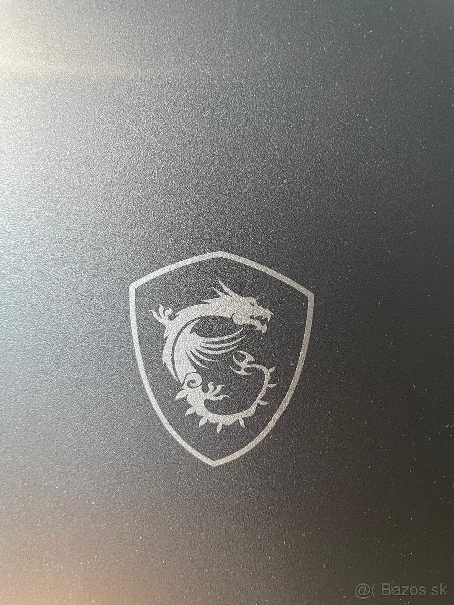 Predam monitor MSI Curved 27 - 3