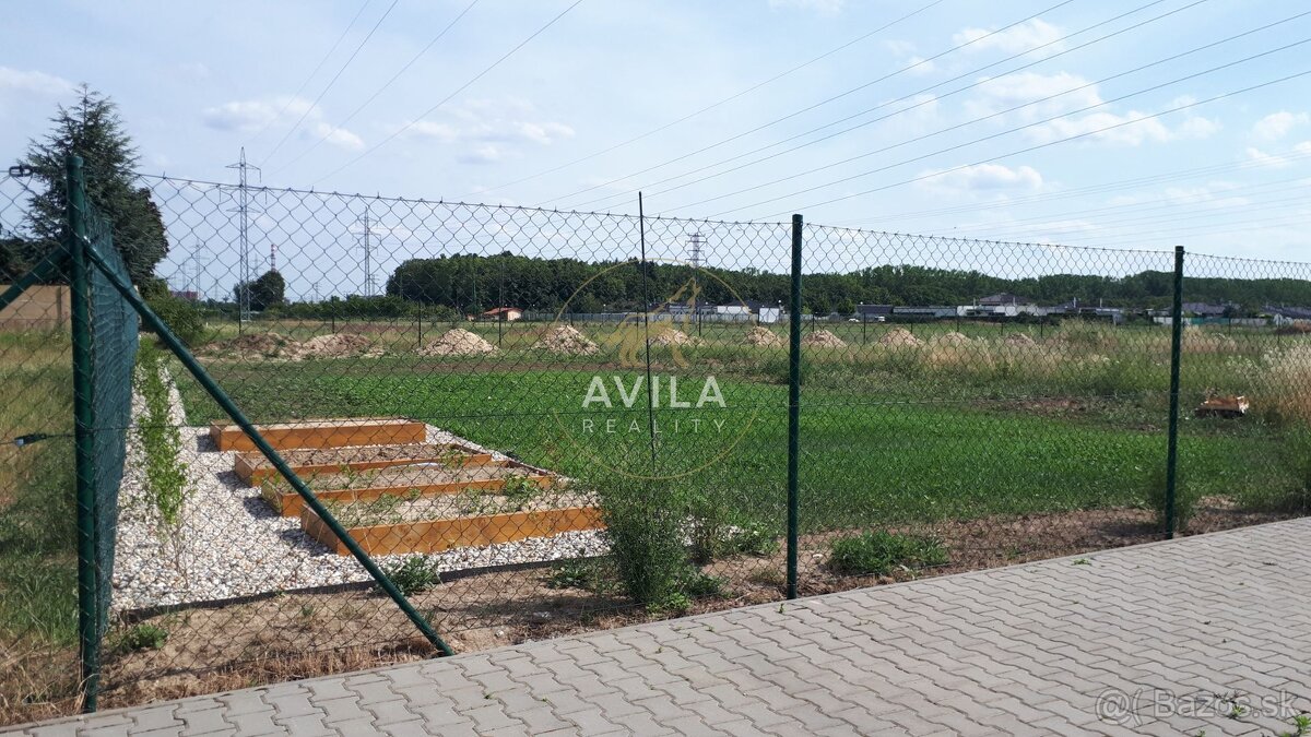 NA PREDAJ: nové záhradky v lokalite Kamenný Mlyn Za traťou - - 3