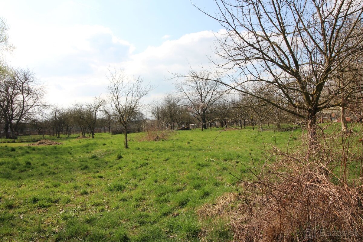 PREDAJ - STAVEBNÝ POZEMOK - HOSŤOVCE - 3