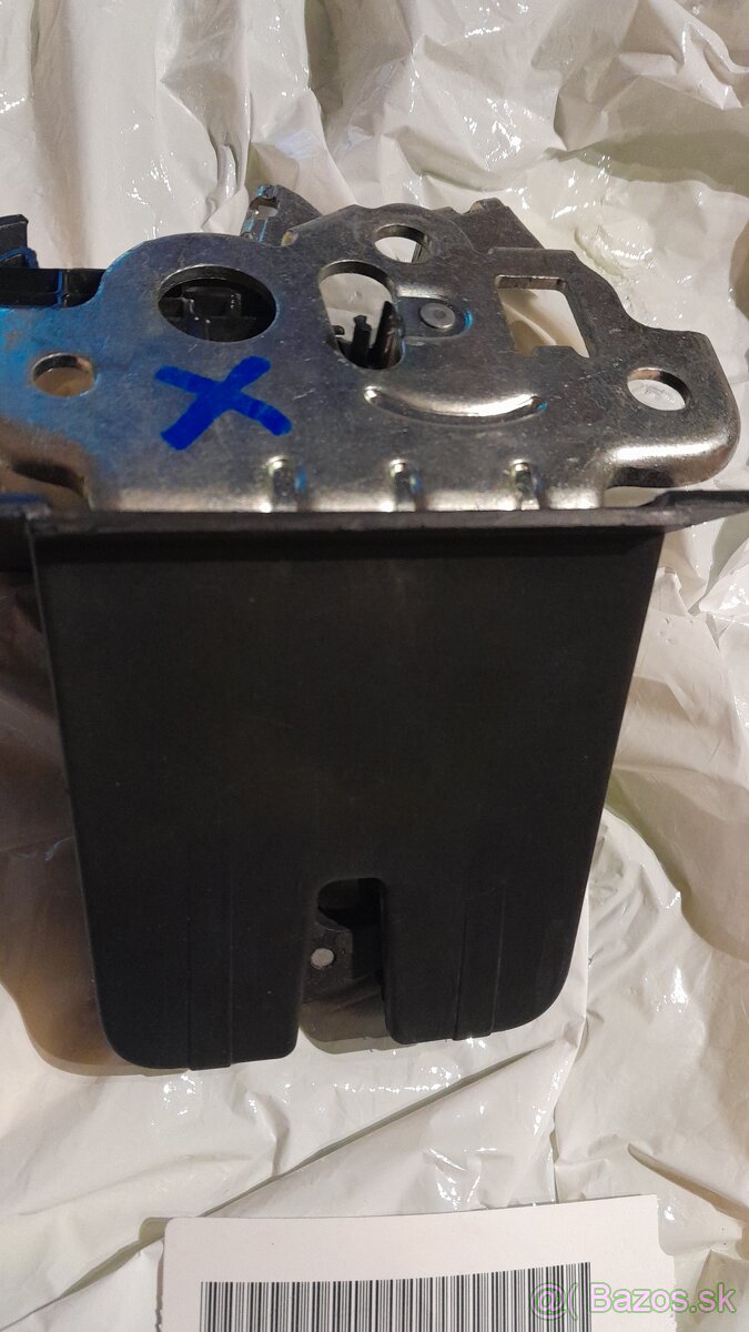 Predám zamok kufra skoda rapid 1.6 tdi spaceback 66kw 2015 - 3