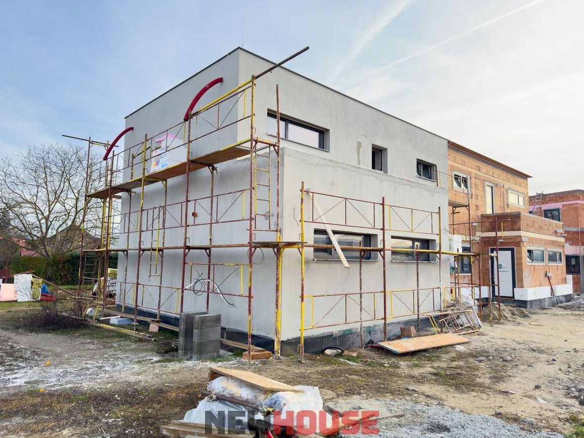 Novostavba 5-izbového rodinného domu (RD1) na pozemku 378 m2 - 3