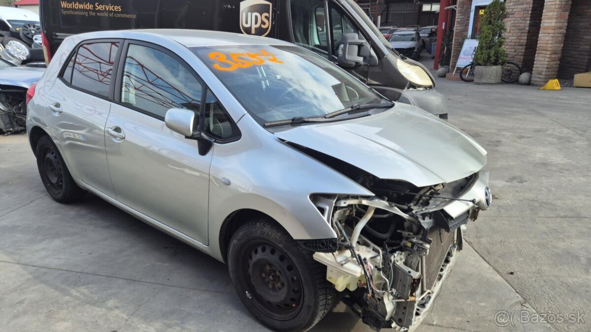 Toyota Auris 1,6i 91kw kód: 1ZR-FE - 3